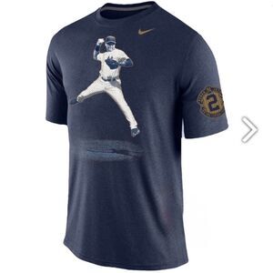 Derek Jeter Yankees Nike Tee M Gold Graphic Baseball Fan Essential